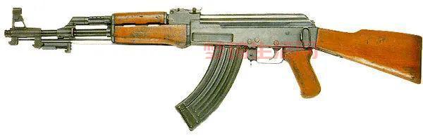 ak47b和ak47哪个好？两把枪实战对比评测！