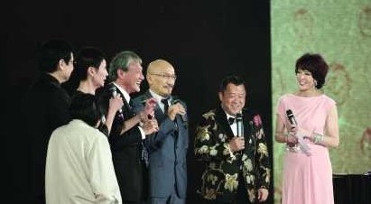 曾志伟60大寿600明星庆生 外孙女上台跳舞