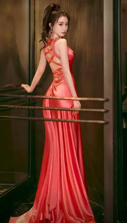 冯绍峰新女友周麟嘉身份揭秘_冯绍峰周麟嘉恋情曝光_冯卓君女朋友