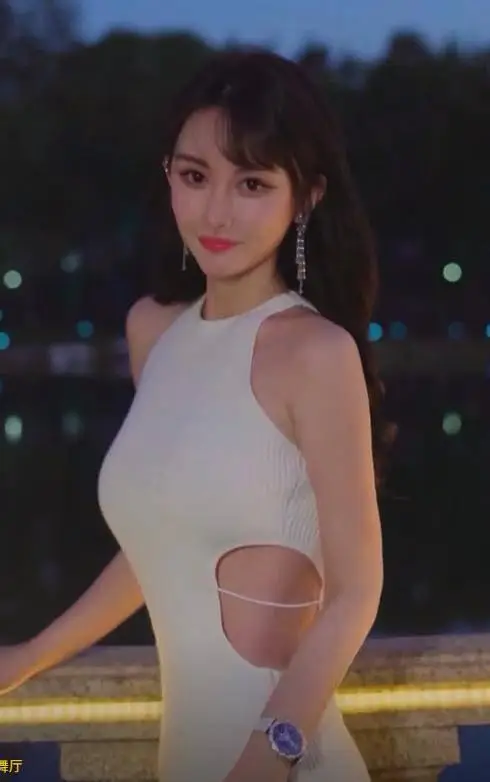 冯绍峰新女友周麟嘉身份揭秘_冯卓君女朋友_冯绍峰周麟嘉恋情曝光