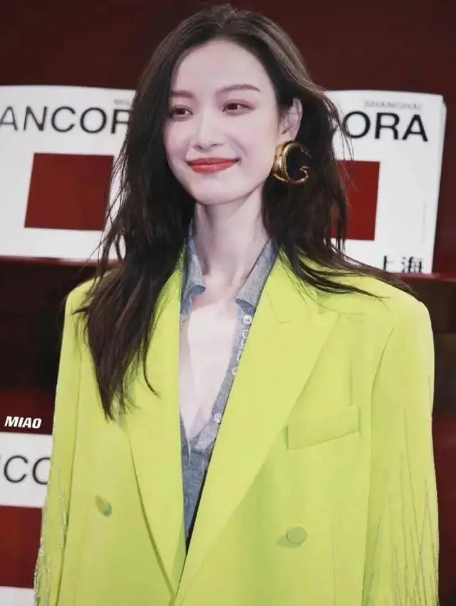 冯绍峰周麟嘉恋情曝光_冯卓君女朋友_冯绍峰新女友周麟嘉身份揭秘