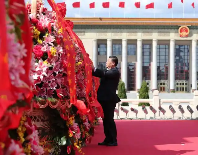 图文故事｜习近平的英雄情怀