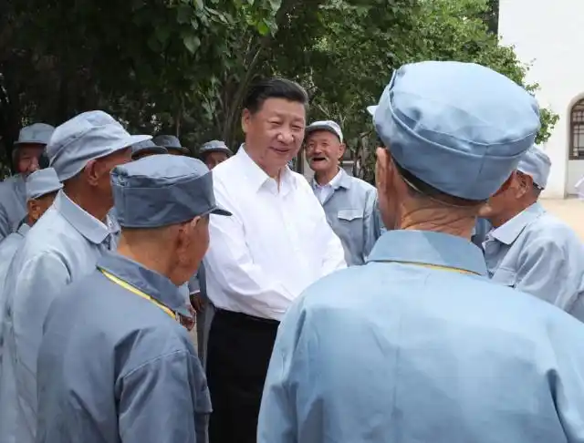 习近平总书记缅怀英烈 英雄事迹学习活动 纪念烈士纪念日向人民英雄敬献花篮仪式_习近平深情瞻仰人民英雄纪念碑