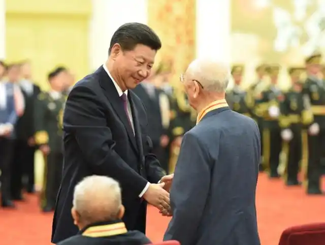 习近平总书记缅怀英烈 英雄事迹学习活动 纪念烈士纪念日向人民英雄敬献花篮仪式_习近平深情瞻仰人民英雄纪念碑