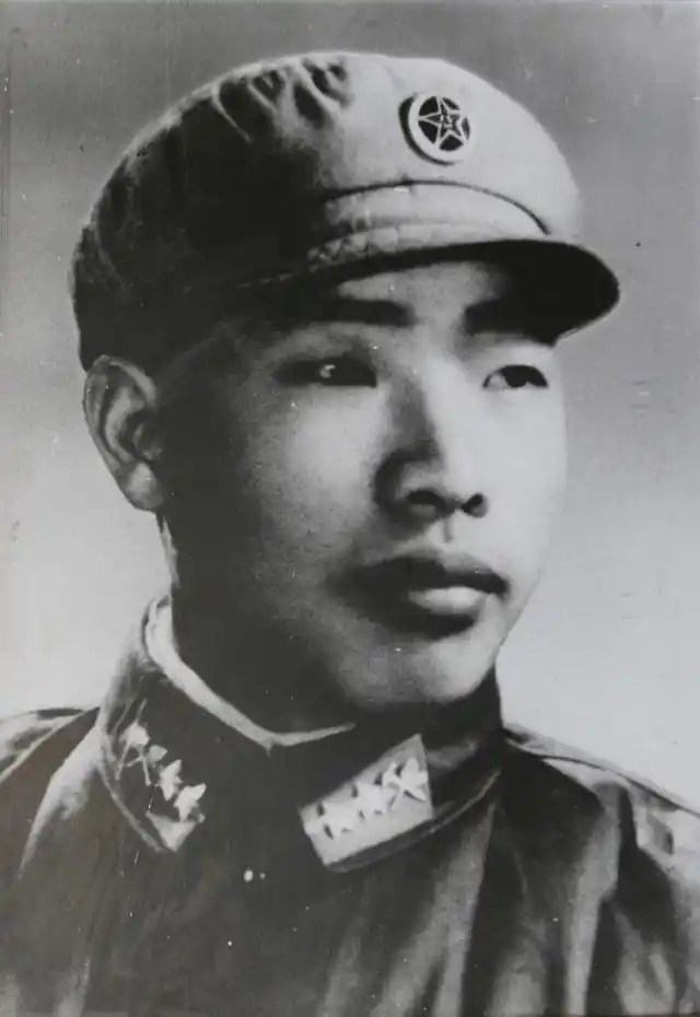 习近平总书记缅怀英烈 英雄事迹学习活动 纪念烈士纪念日向人民英雄敬献花篮仪式_习近平深情瞻仰人民英雄纪念碑