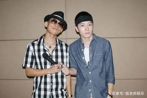 苏醒快男亚军婚礼商演价格_张杰和苏醒关系好吗_苏醒台湾小巨蛋事件殴打师弟