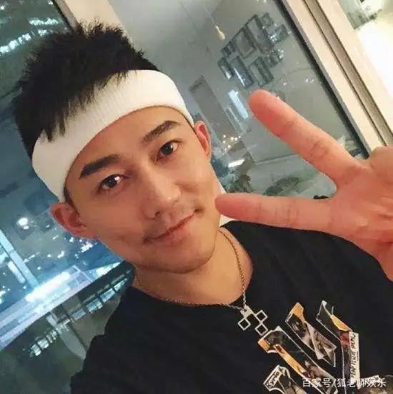 苏醒台湾小巨蛋事件殴打师弟_张杰和苏醒关系好吗_苏醒快男亚军婚礼商演价格