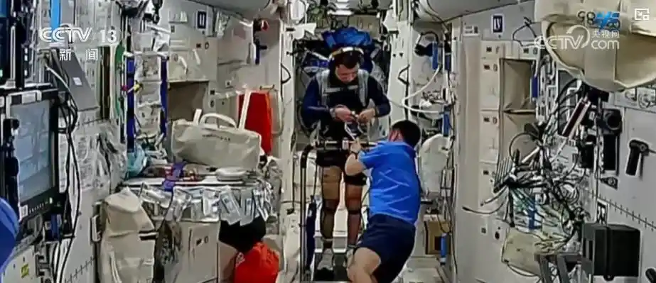 神舟二十一号整装待发 神舟二十号乘组“太空实验+返前准备”双推进 神舟二十一号整装待发 神舟二十号乘组“太空实验+返前准备”双推进