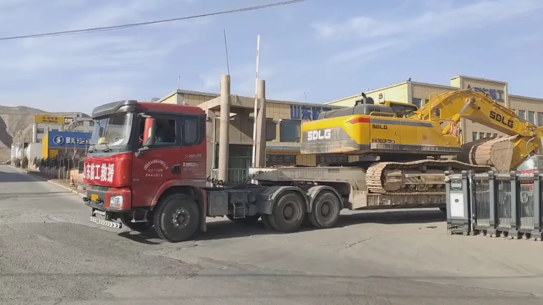 山东临工今日视点_临工甘肃地震救援_临工挖掘机抢险救灾