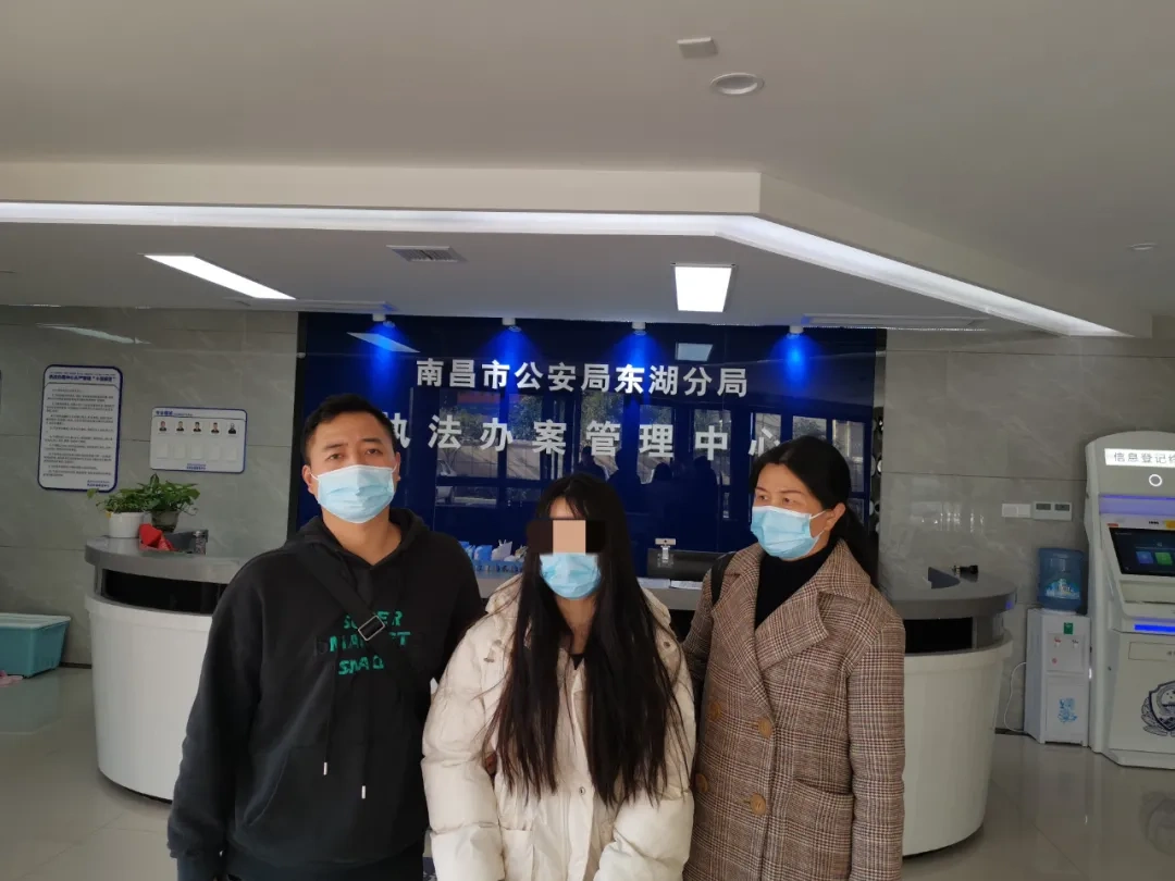 万物皆可“PS”?NO!两女子利用“PS”伪造国家机关印章被刑拘 万物皆可“PS”?NO!两女子利用“PS”伪造国家机关印章被刑拘