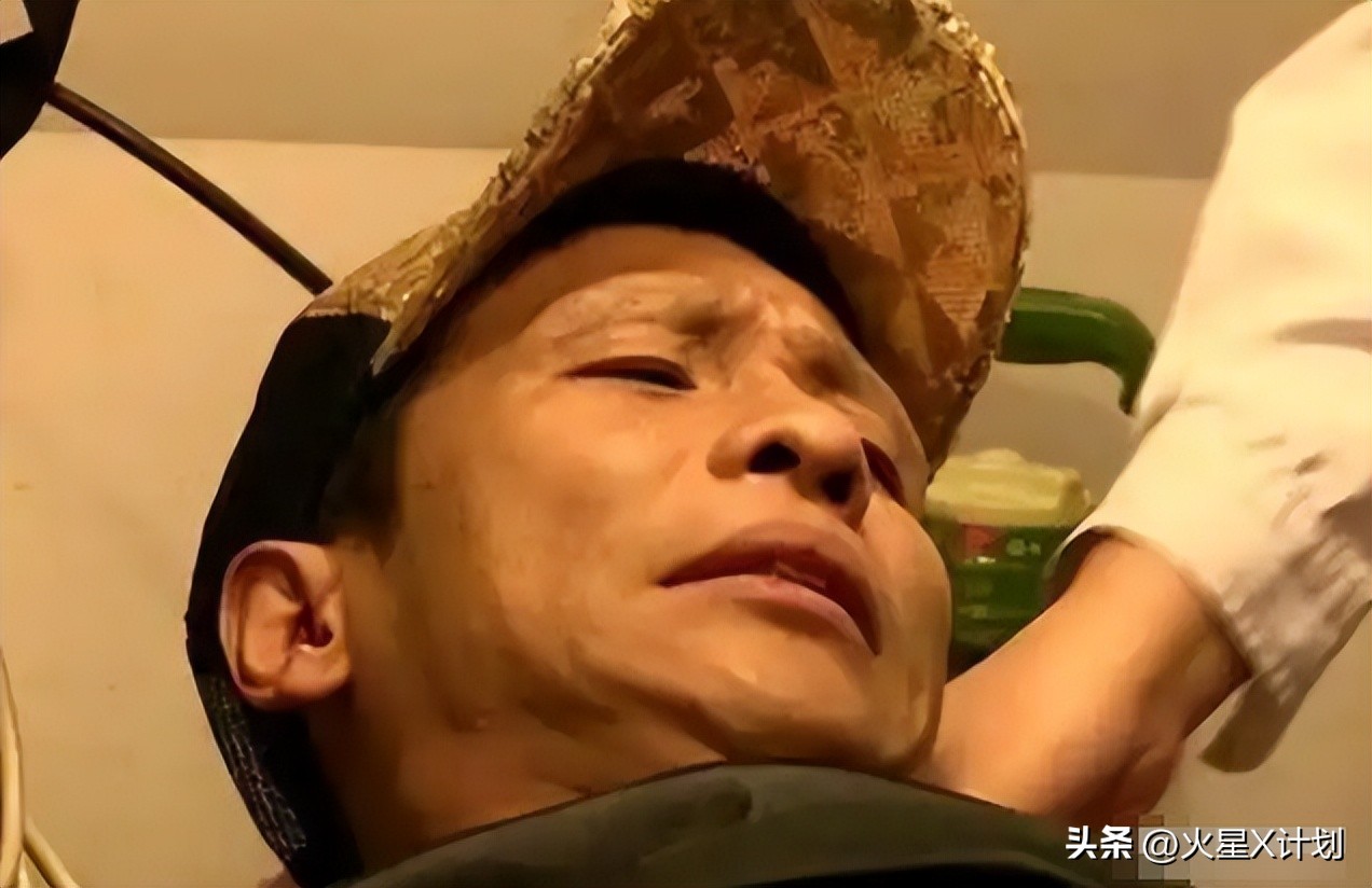 宋小宝事业巅峰与衰落_宋小宝碰瓷小品台词欢_宋小宝抛弃发妻真相