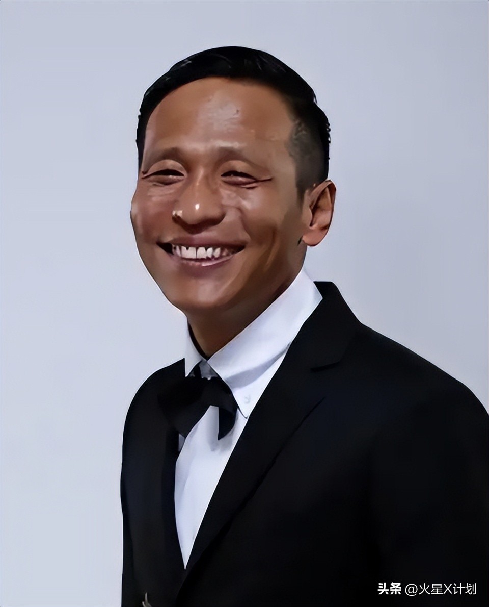 宋小宝碰瓷小品台词欢_宋小宝事业巅峰与衰落_宋小宝抛弃发妻真相