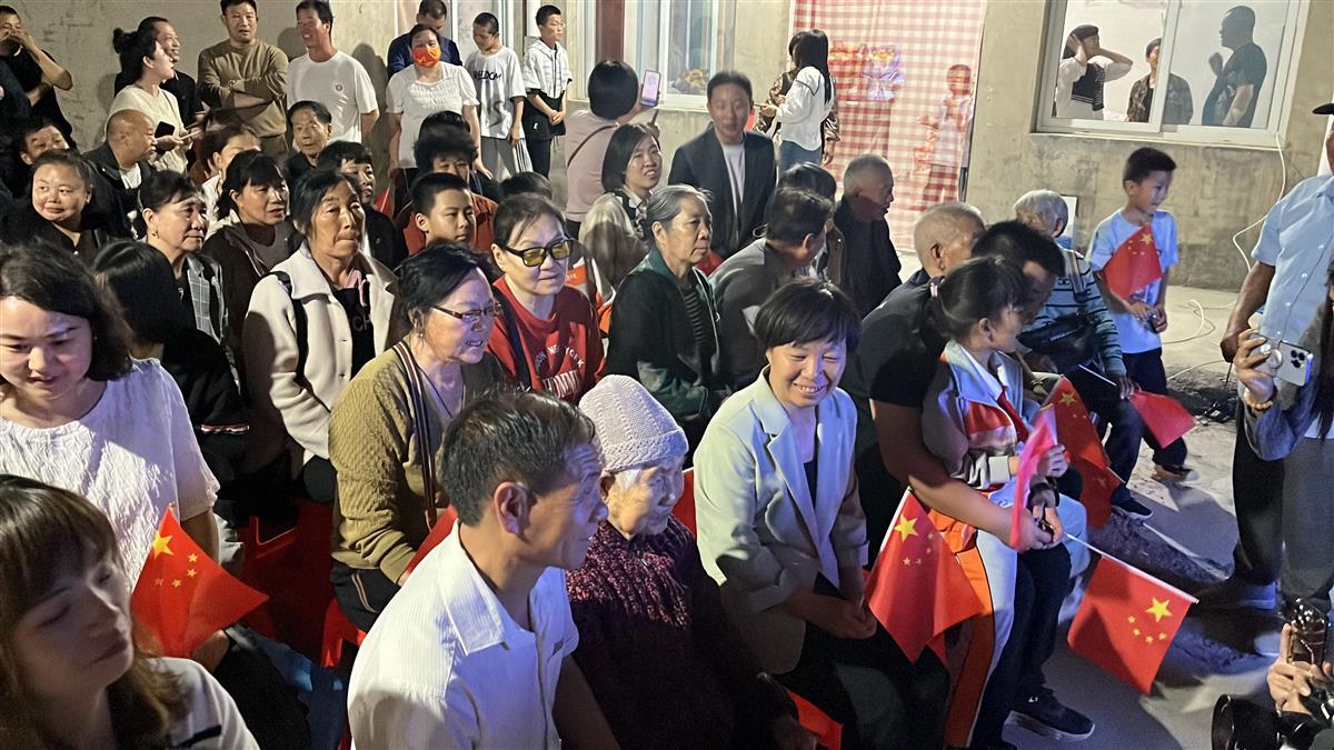 神二十一航天员堂妹激动落泪_神舟十八号发射成功 李聪 太空首秀