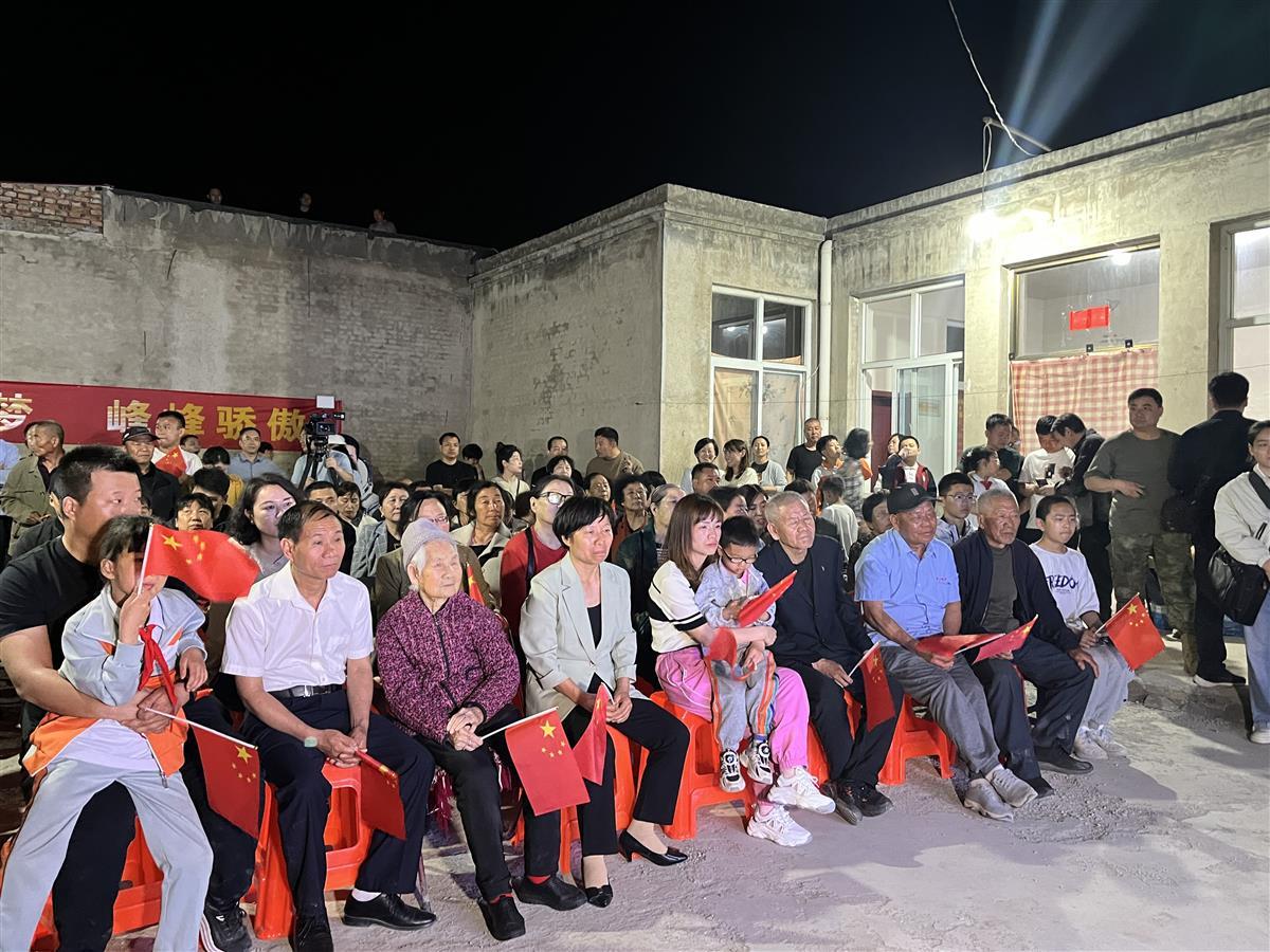 神舟十八号发射成功 李聪 太空首秀_神二十一航天员堂妹激动落泪