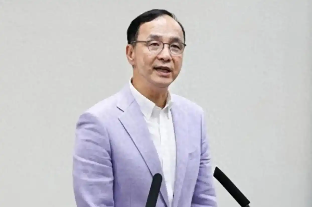 卸任党主席!朱立伦连喊10次感谢:以身为48年的国民党员为荣 卸任党主席!朱立伦连喊10次感谢:以身为48年的国民党员为荣