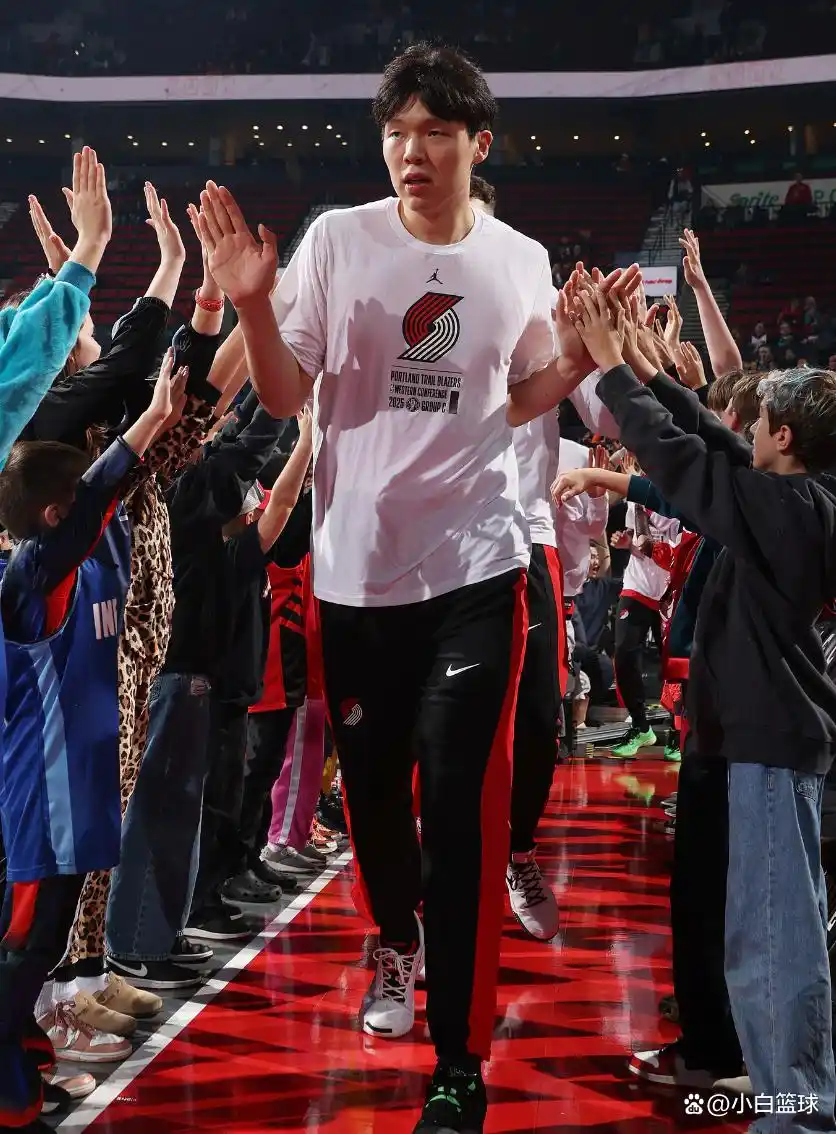 杨瀚森NBA杯赛 饮水机时间 格兰特罚球绝杀_杨瀚森首次被弃用