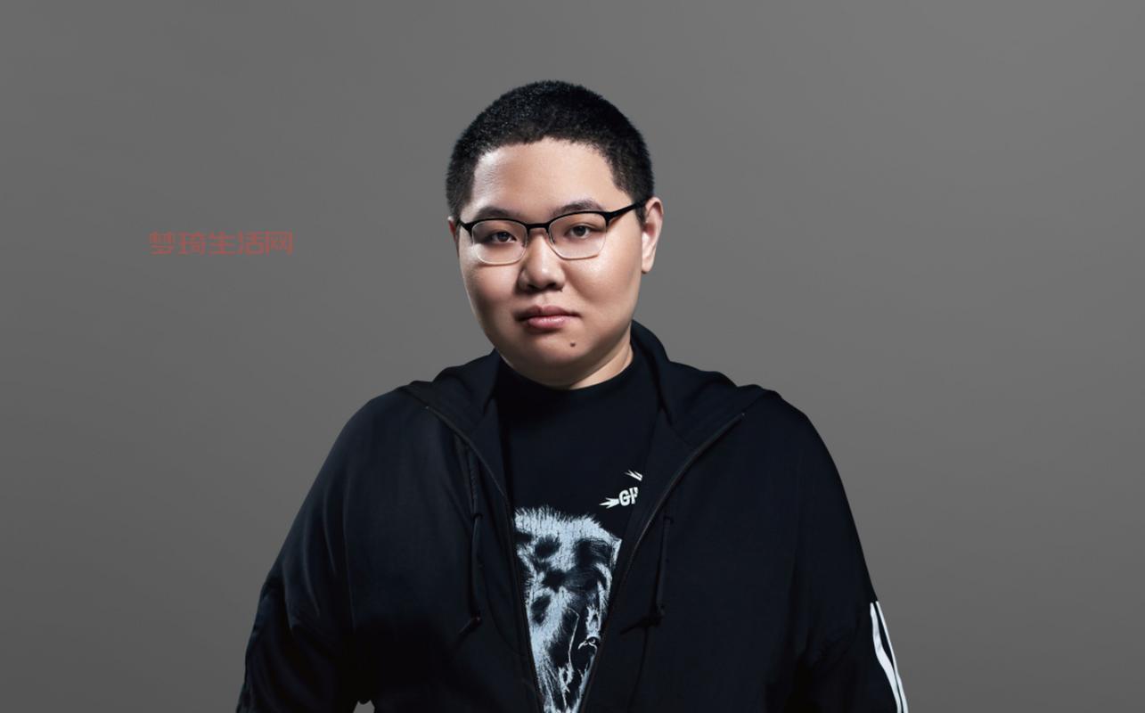 英雄联盟小智的真实长相，多年谜团终于揭晓！