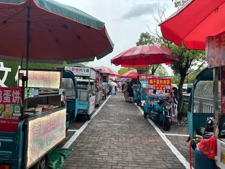 鸡排哥手臂布满烫伤疤_景德镇鸡排哥 火爆全国 鸡排世家