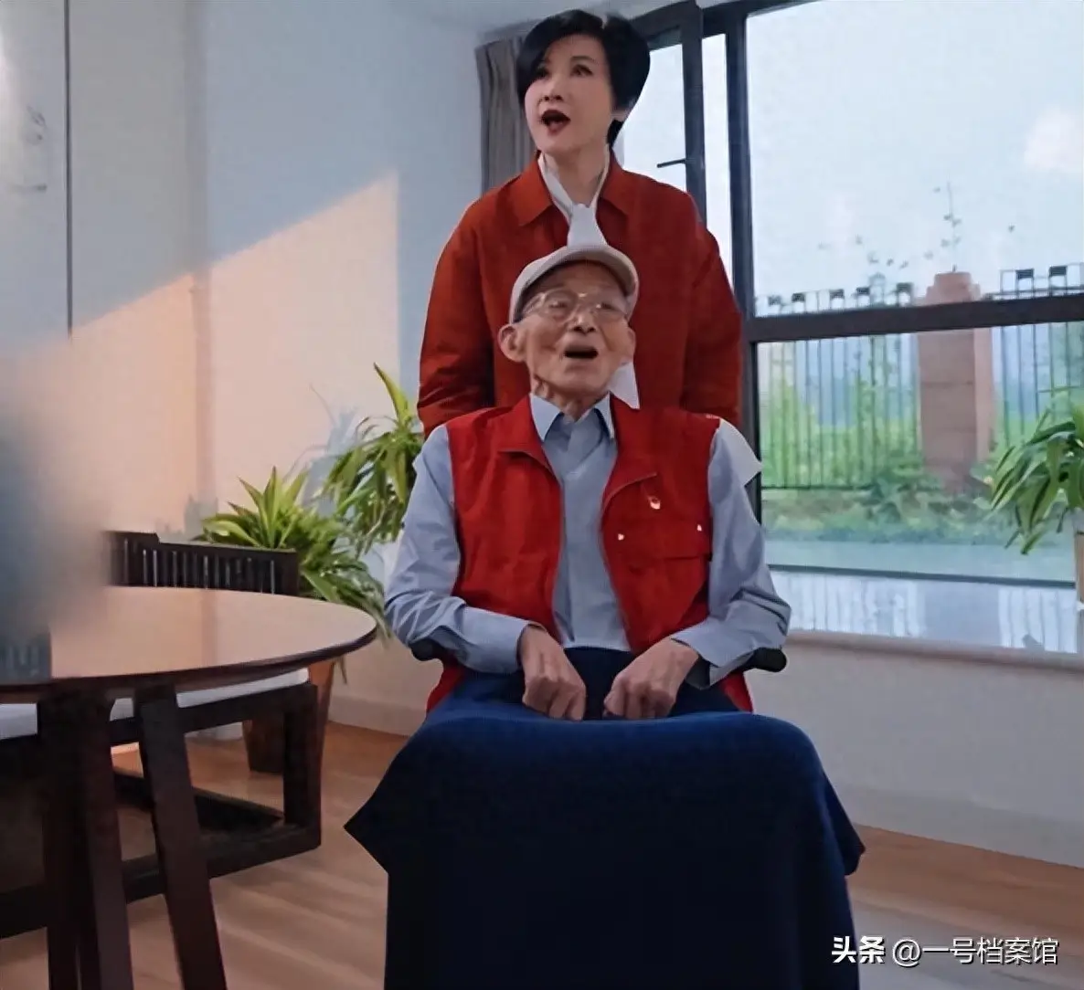 九十高龄表演艺术家游本昌_92岁游本昌养老院生活曝光_游本昌养老社区生活状态