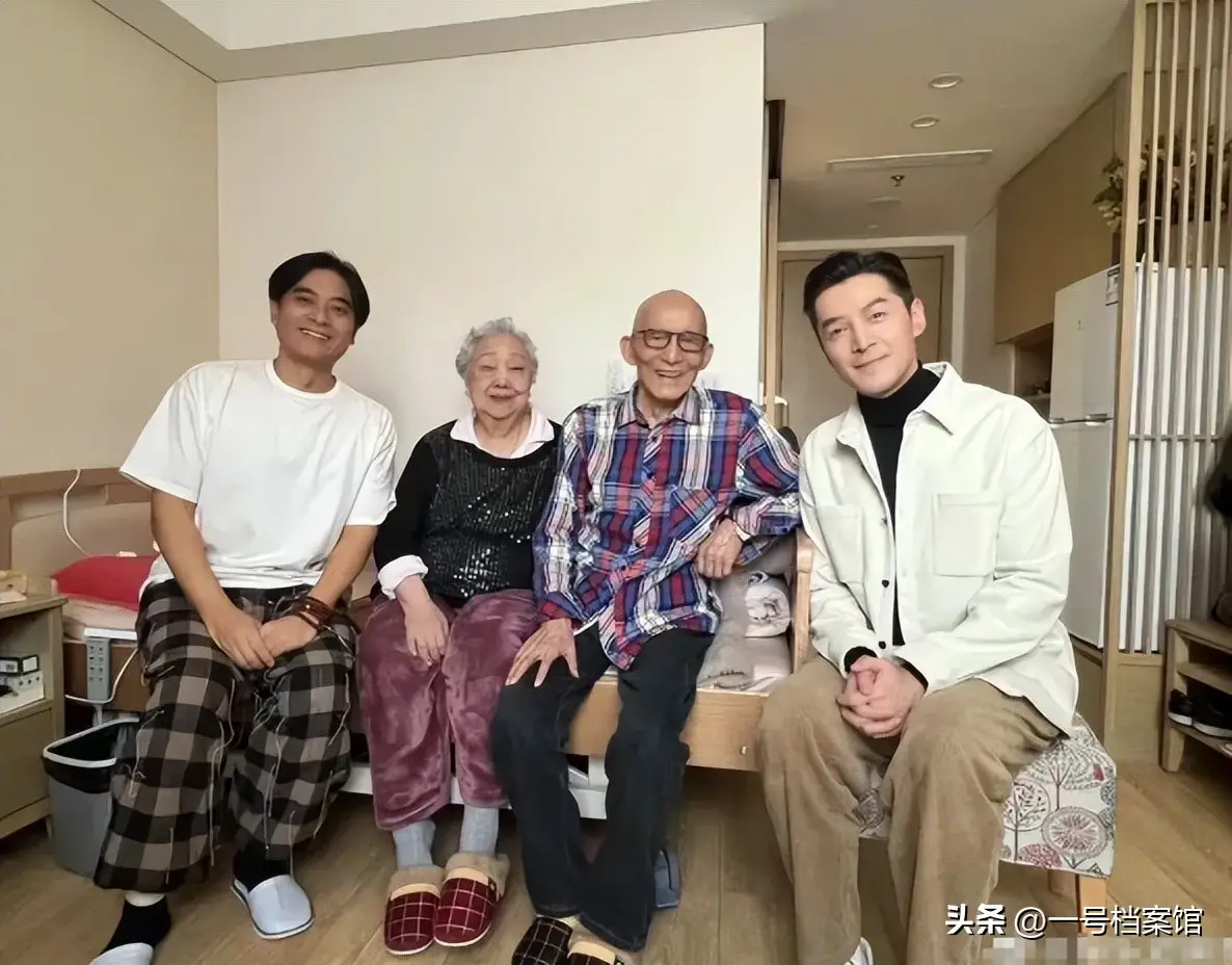92岁游本昌养老院生活曝光_九十高龄表演艺术家游本昌_游本昌养老社区生活状态