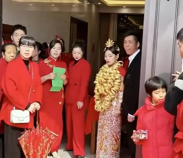 福建泉州震惊世界的婚礼_福建豪门叶家婚礼 2.1亿奢华婚宴 福建龙凤祥珠宝公司