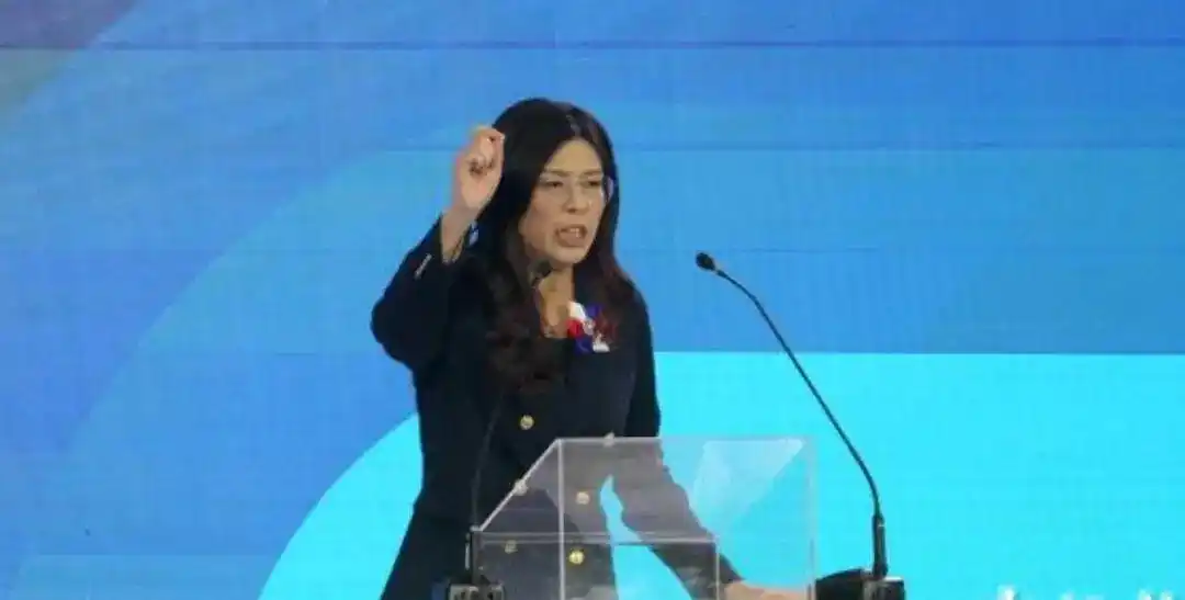 郑丽文怒批民进党 马英九激动落泪_中国国民党第22届第一次全代会 郑丽文就职典礼 洪秀柱两岸统一建议