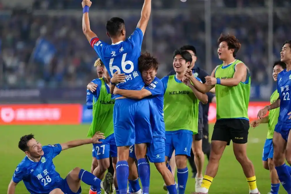 “苏超”决出四强：南通队、南京队、无锡队和泰州队晋级