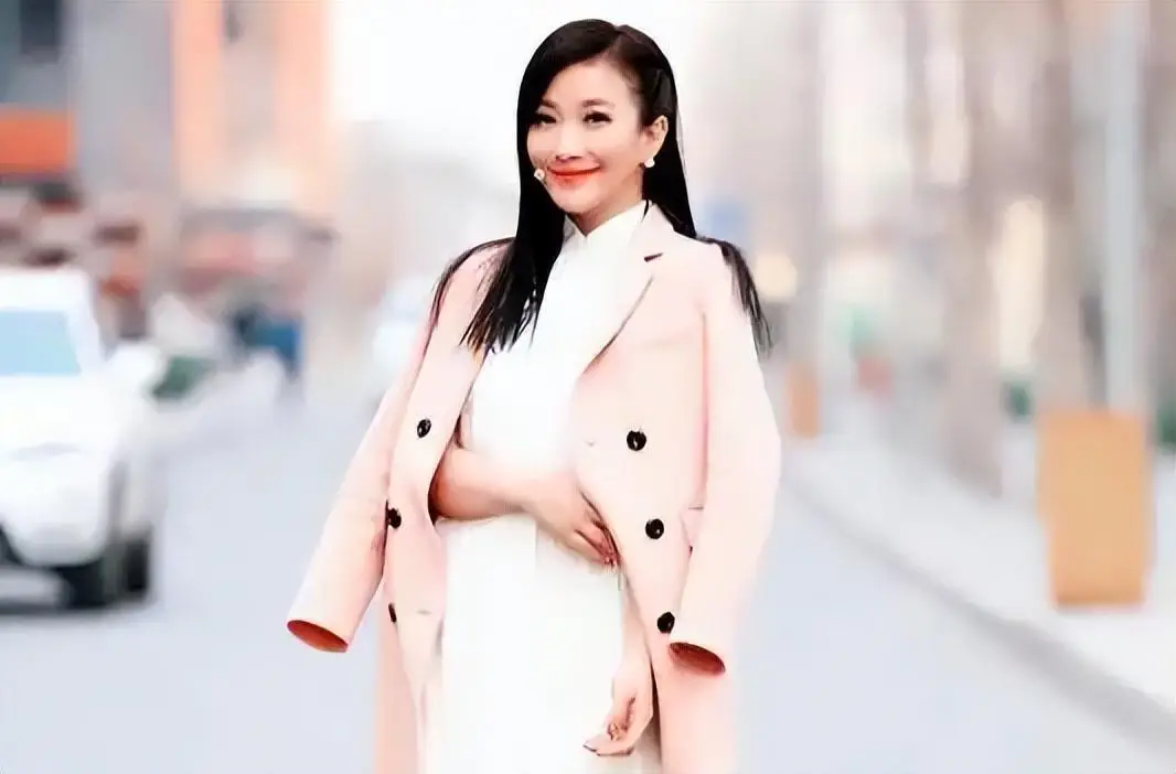 陈怡 非常周末 主持人 生涯经历_陈怡星座