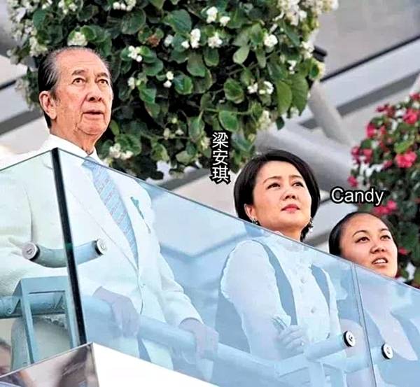 曝利智离开赌王的真正原因，四太梁安琪究竟做了什么