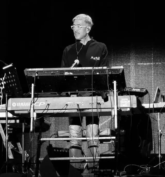 著名编曲家屠颖 跑步机摔倒离世 网友悼念_62岁著名音乐人屠颖突发意外离世