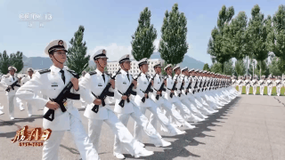 阅兵训练 国旗护卫队 无伴奏踩点_阅兵队列整齐得像复制粘贴 有何秘诀_仪仗方队 75厘米步幅 练成秘诀