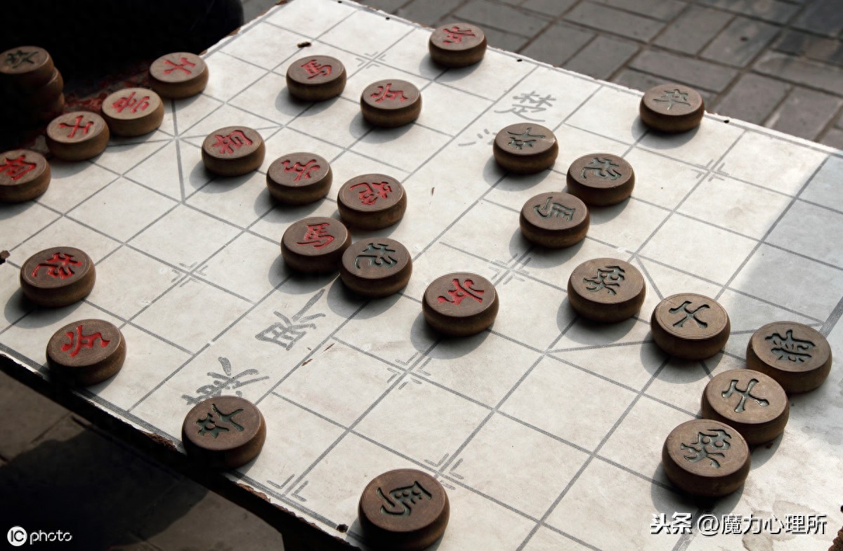 梦见下棋、棋　周公解梦之梦到下棋、棋