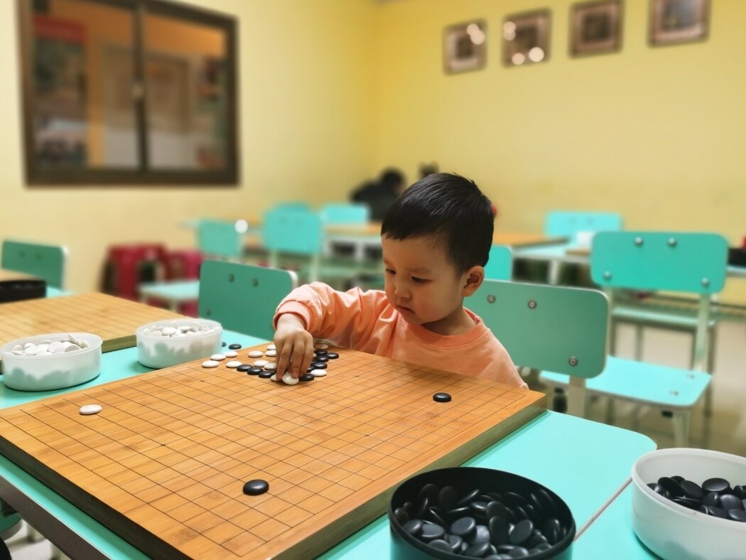 三岁半围棋小达人_陪学变同学围棋故事_围棋软件下载