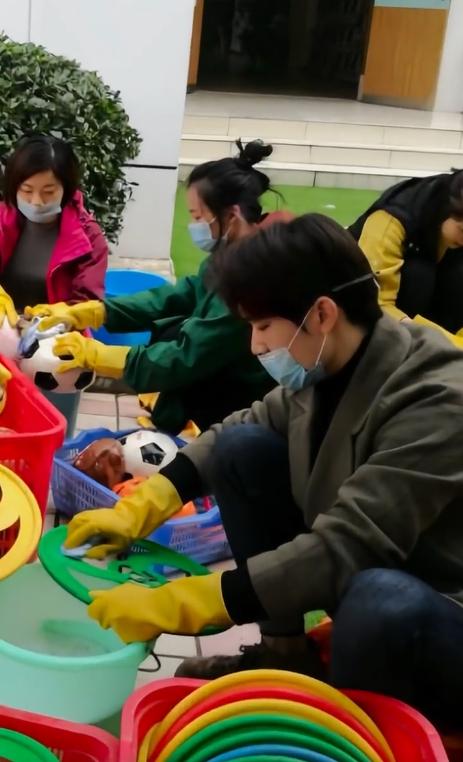 恺伦 河南卫视 主持人 直播 擦边视频_河南新闻频道女主持人
