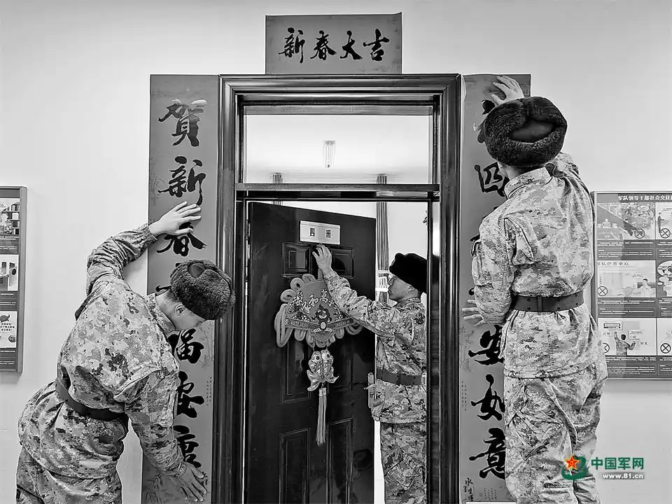 高原春风格外暖_边海防一线军人坚守团圆与思念_边防军人再次踏上巡逻路