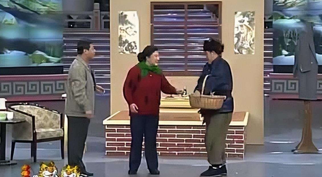 赵本山 春晚 小品_春晚笑脸哥是谁