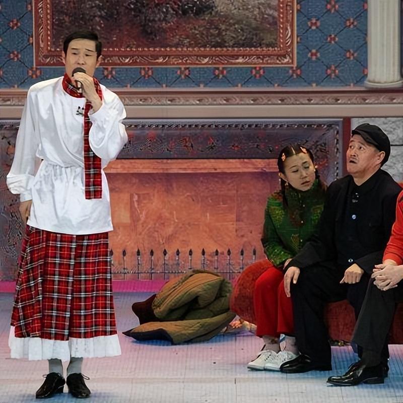 赵本山 春晚 小品_春晚笑脸哥是谁