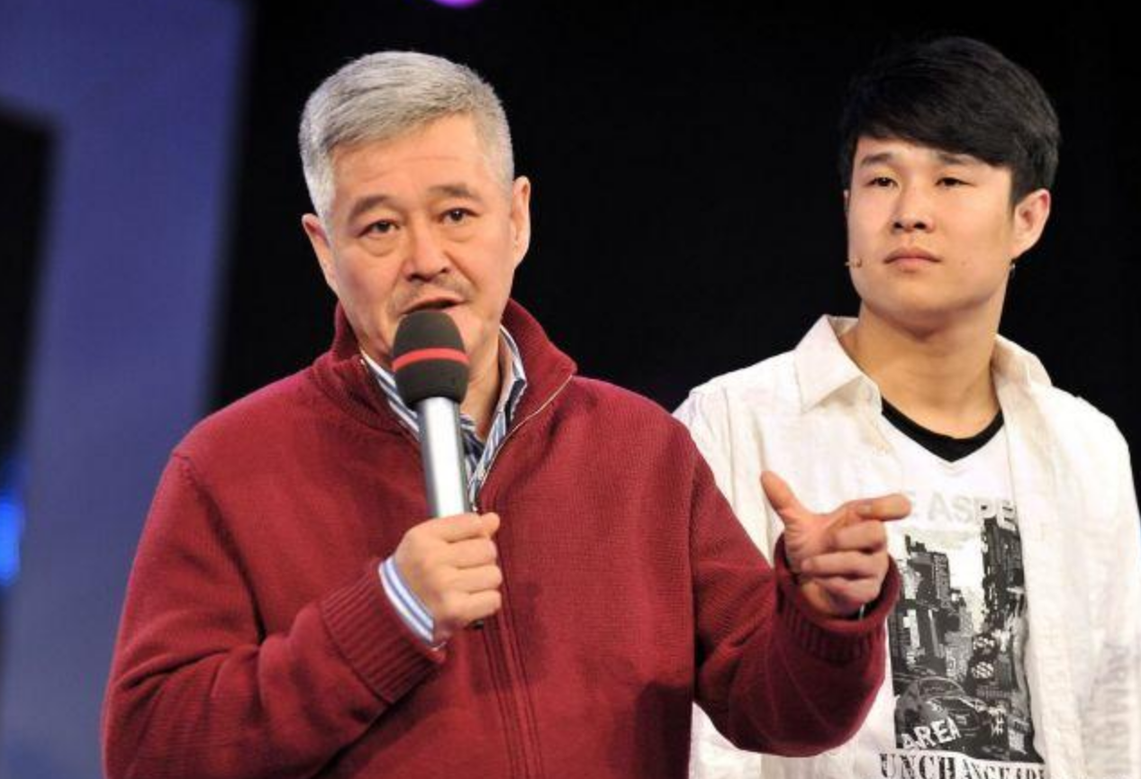 春晚笑脸哥是谁_赵本山 春晚 小品