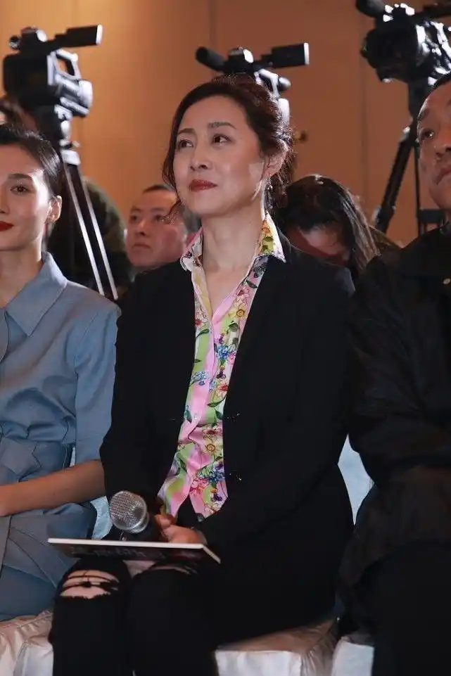 刘蓓 丈夫 回归家庭_经蓓老公