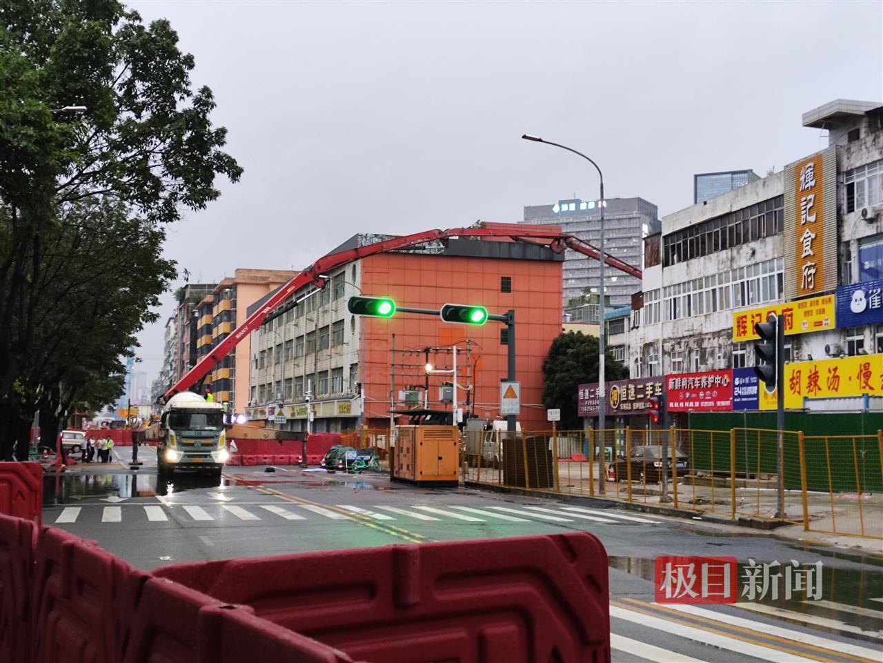 深圳一房屋沉降开裂疏散783人，现场实探：居民称听到响声和震动，周边路面此前曾塌陷