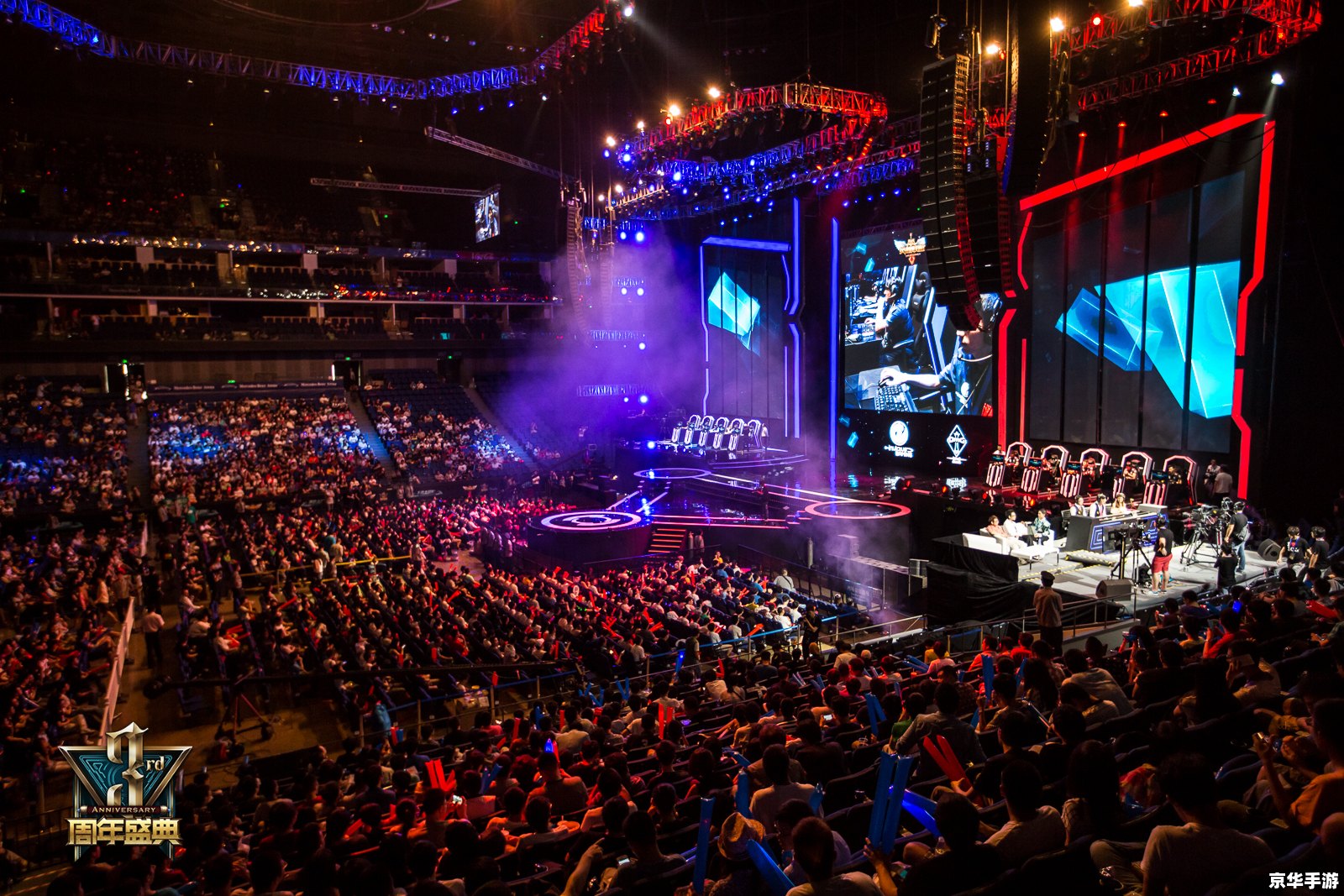 LOL二周年庆典：狂欢与荣誉的交汇点