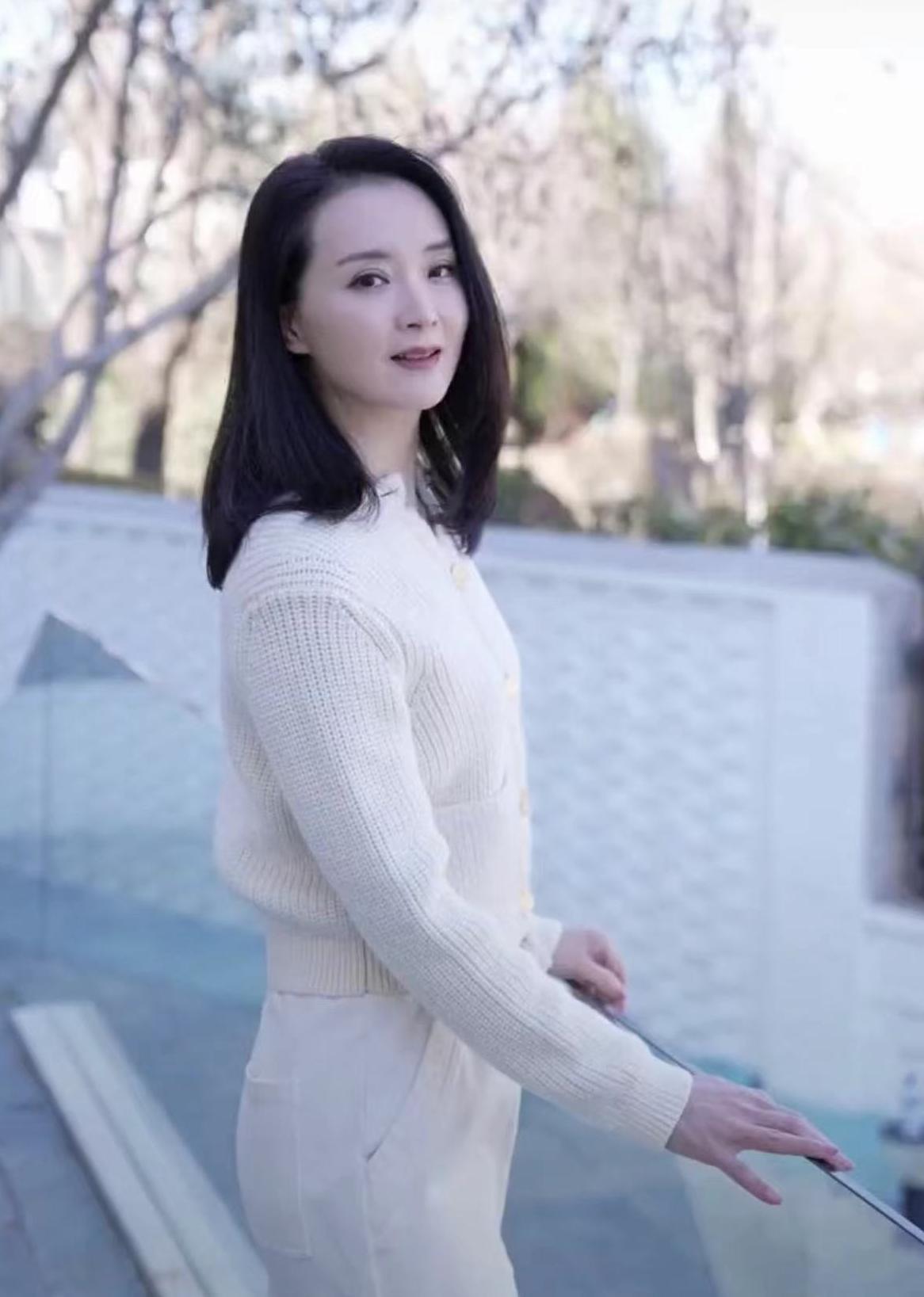 王艳的老公王志才前妻_王艳秀恩爱击退婚变传闻_王艳王志才珍珠婚