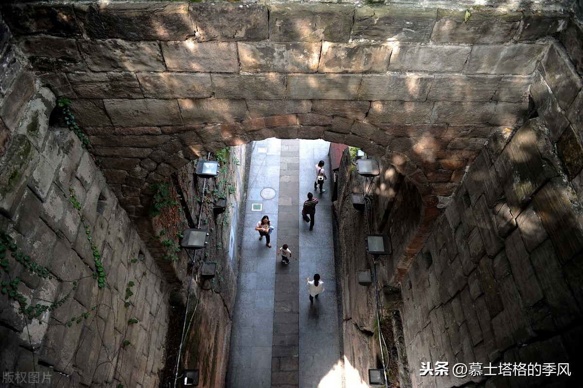洪崖洞夜景_洪崖洞历史_重庆洪崖洞在哪里