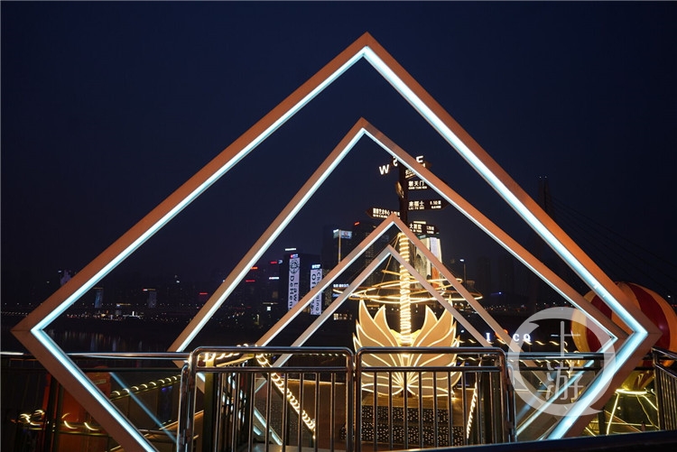 重庆洪崖洞在哪里_洪崖洞改造升级工程_全新洪崖洞2.0版