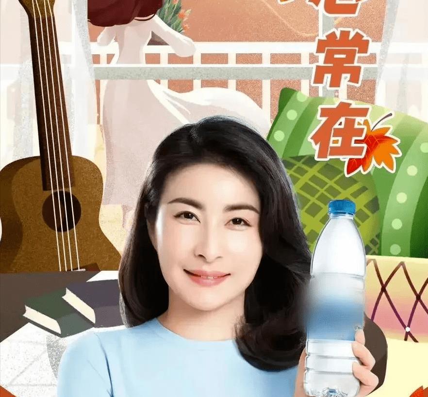霍家三代贡献_霍震霆：父子同场见证盛事是一种光荣_霍震霆香港紫荆勋章