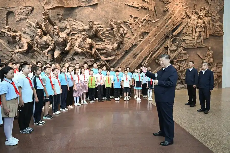 习近平总书记抗战故事_与习近平握手的6位老英雄是谁_习近平总书记抗战论述