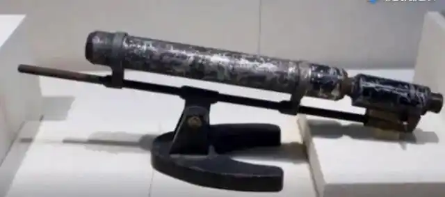 全息瞄准镜工作原理_人手一个瞄准镜意味着什么_红点瞄准镜原理