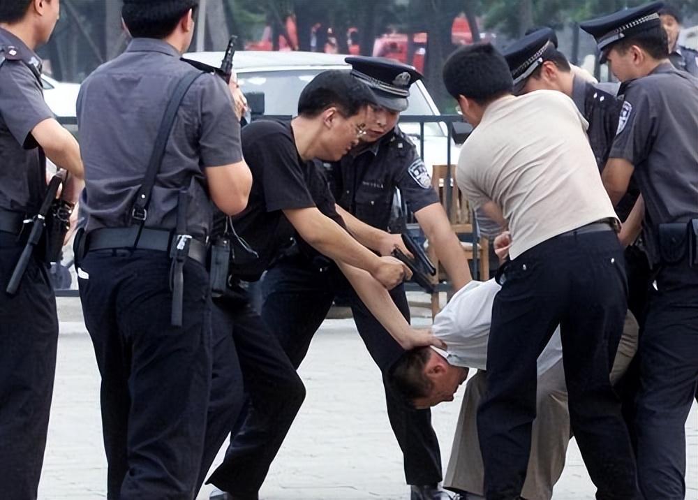 高严 贪污案件 电力系统腐败_高严情妇杨珊生活照