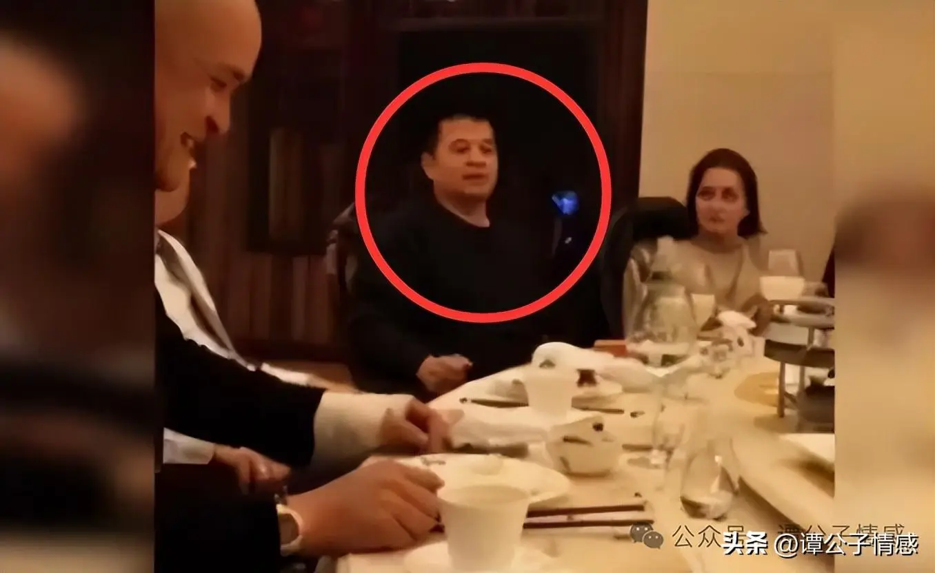 毕福剑退休后生活_毕福剑近照邋遢显憔悴_饭局改变命运毕福剑
