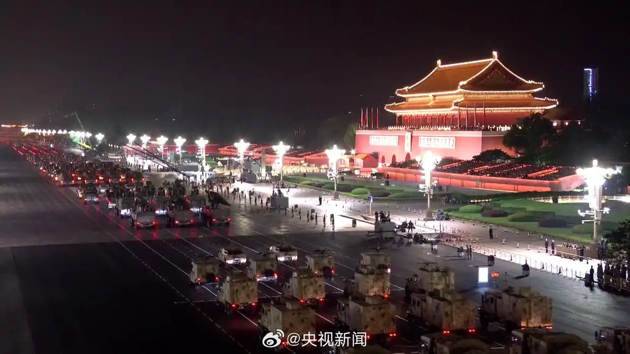 九三阅兵解锁了这些“首次”_首次阅兵式_阅兵装备展示